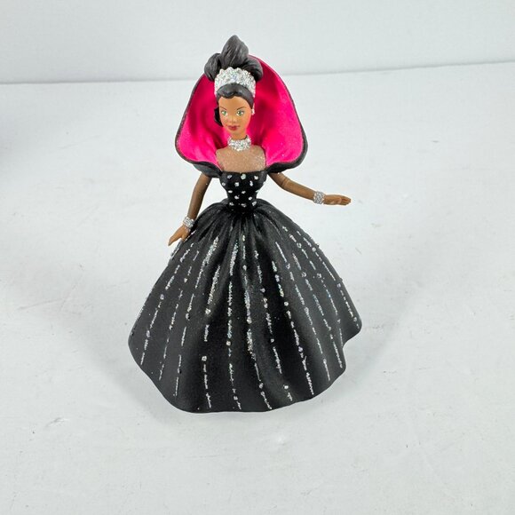 1998 Hallmark Keepsake African American Holiday Barbie Ornament NIB - Picture 2 of 7